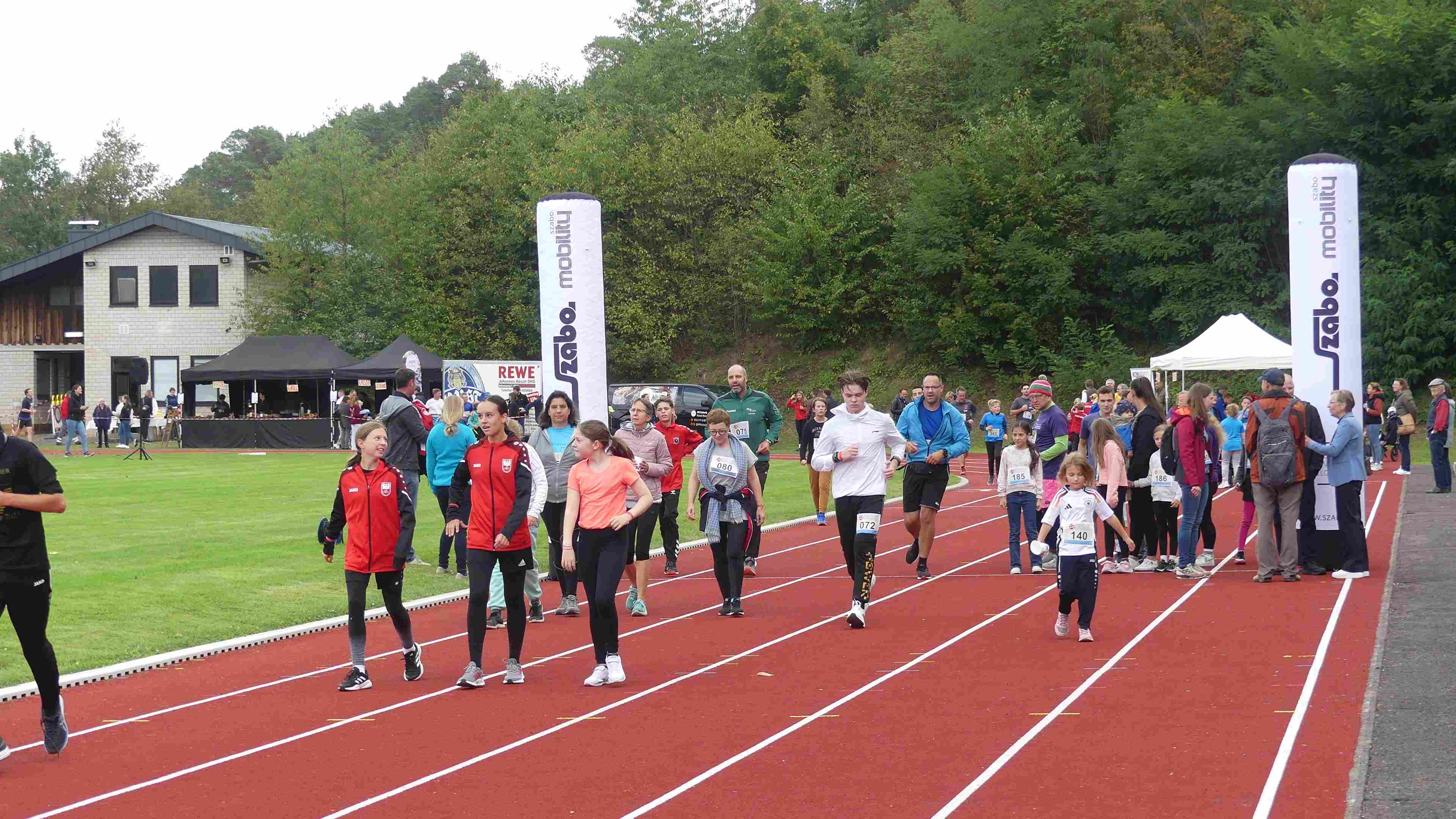 Bild vom 14. Benefizlauf im Jahr 2024. Dies ist das 69. Bild.